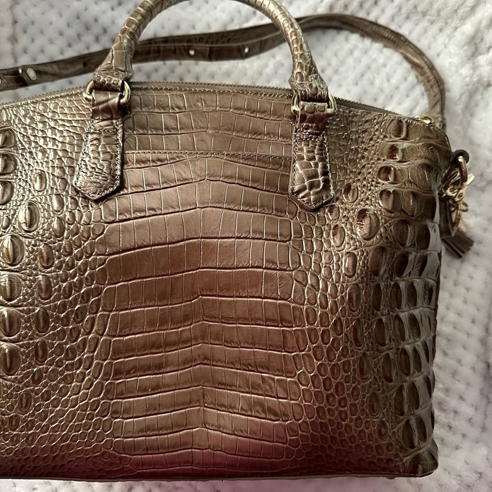 Brahmin Duxbury in excellent condition. Also included in this sale is wallet